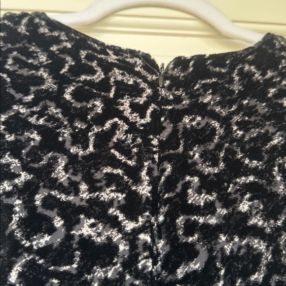 Like New Worn Once Beautiful Velvet Dress With Burnt Out Detail By Sea New York - Picture 7 of 7